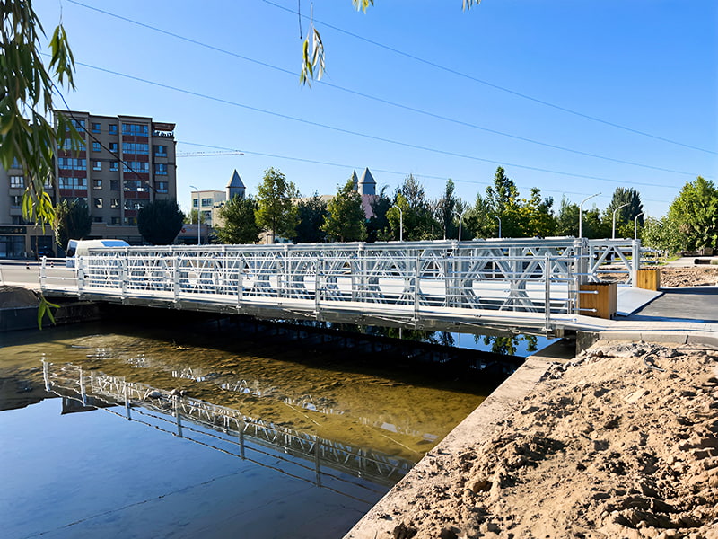 Dvotračni troredni jednoslojni ojačani pocinčani pješački most Bailey Bridge